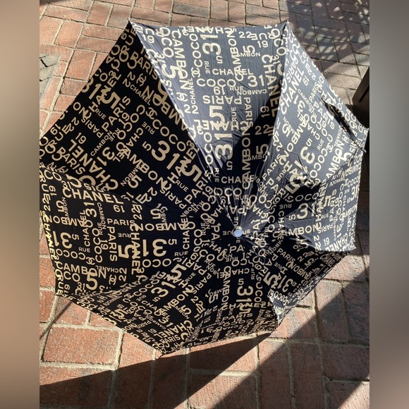 Chanel umbrella - Picture 3 of 4